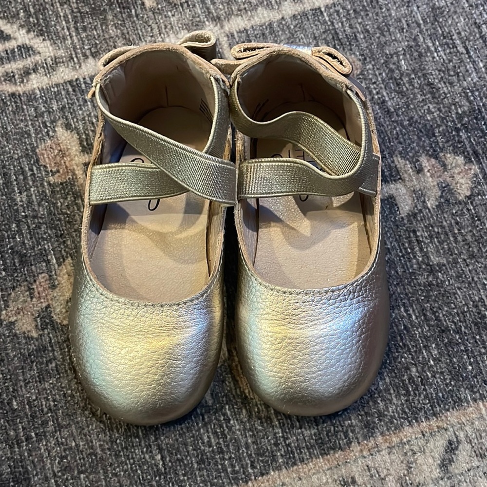 Monkey feet bow back ballet shoes